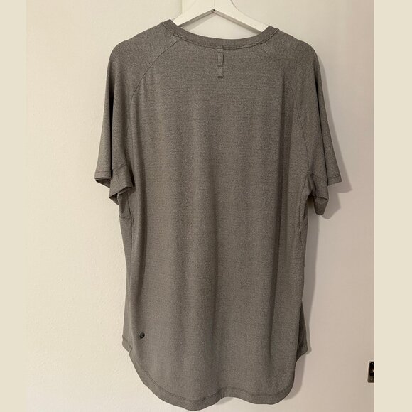 Lululemon Drysense SS - Size XL - Picture 3 of 4